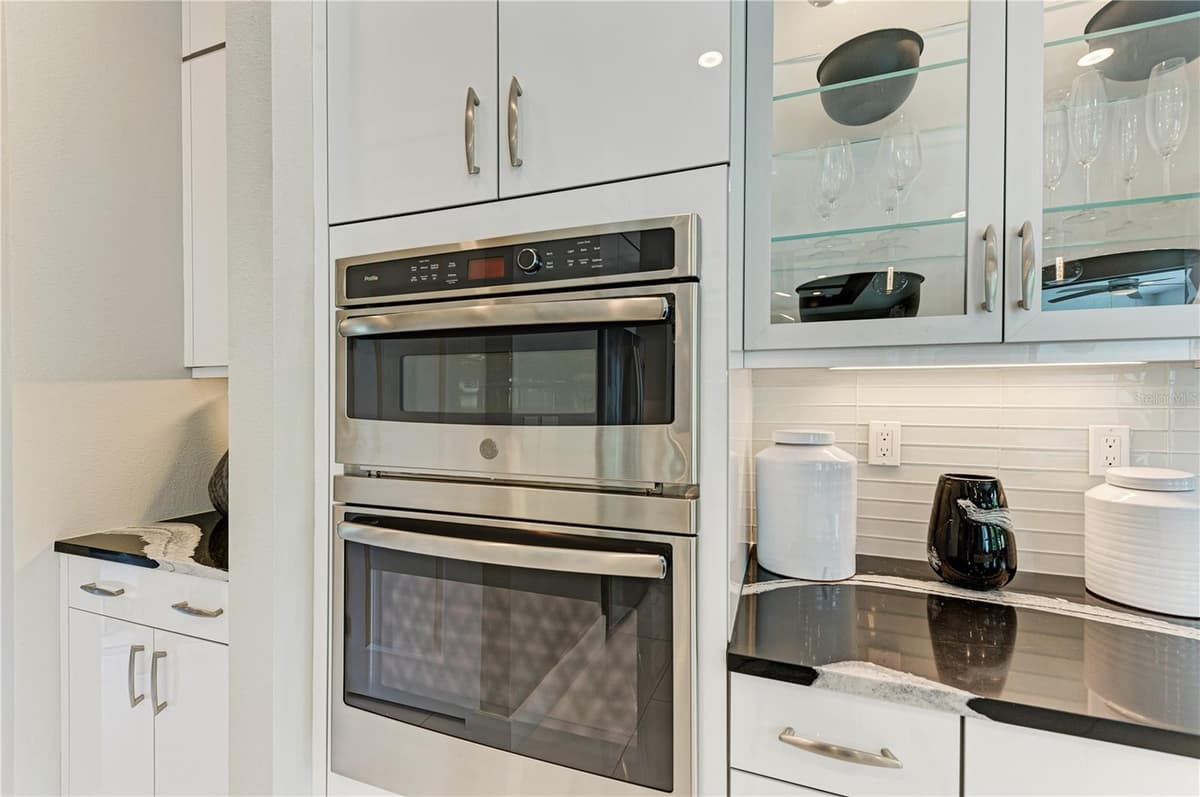 5060 SIMONS COURT — photo 7 of 59