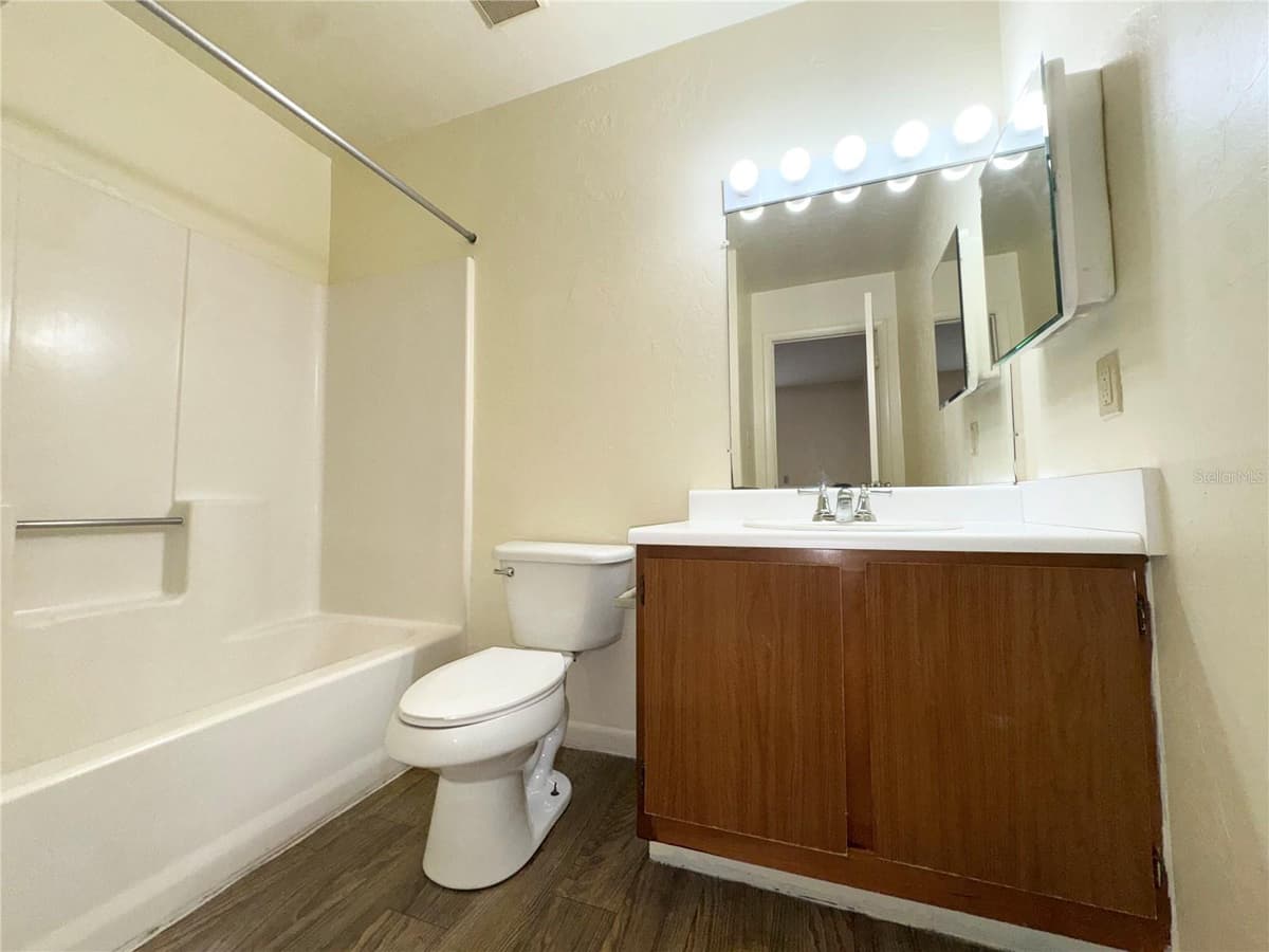 83 16TH AVENUE — photo 15 of 28
