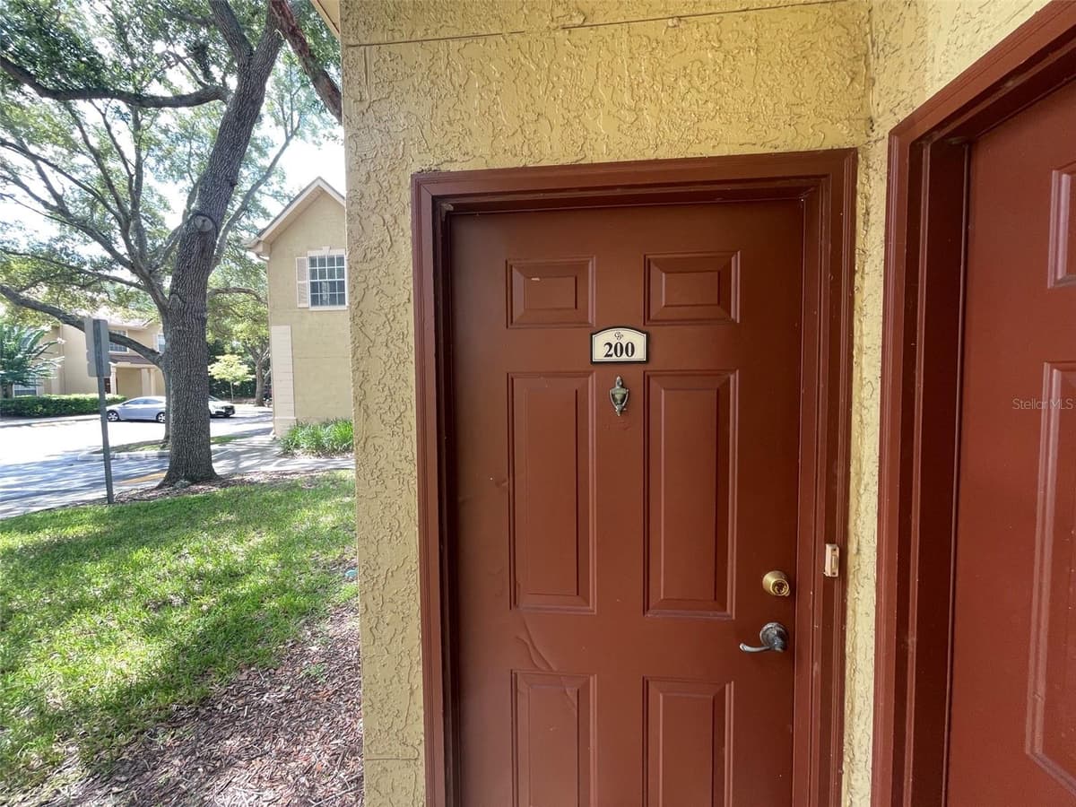 850 GRAND REGENCY POINT — photo 3 of 33