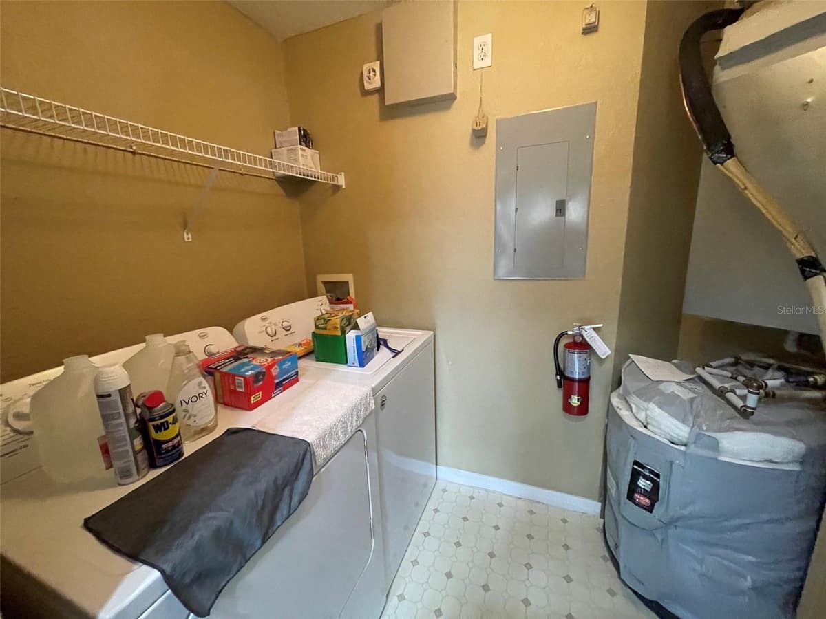850 GRAND REGENCY POINT — photo 10 of 33