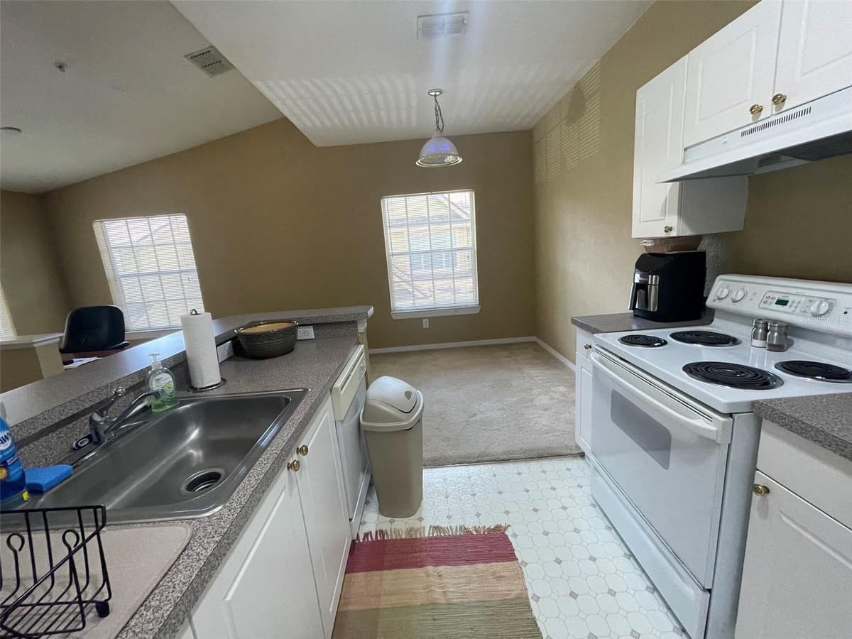 850 GRAND REGENCY POINT — photo 6 of 33