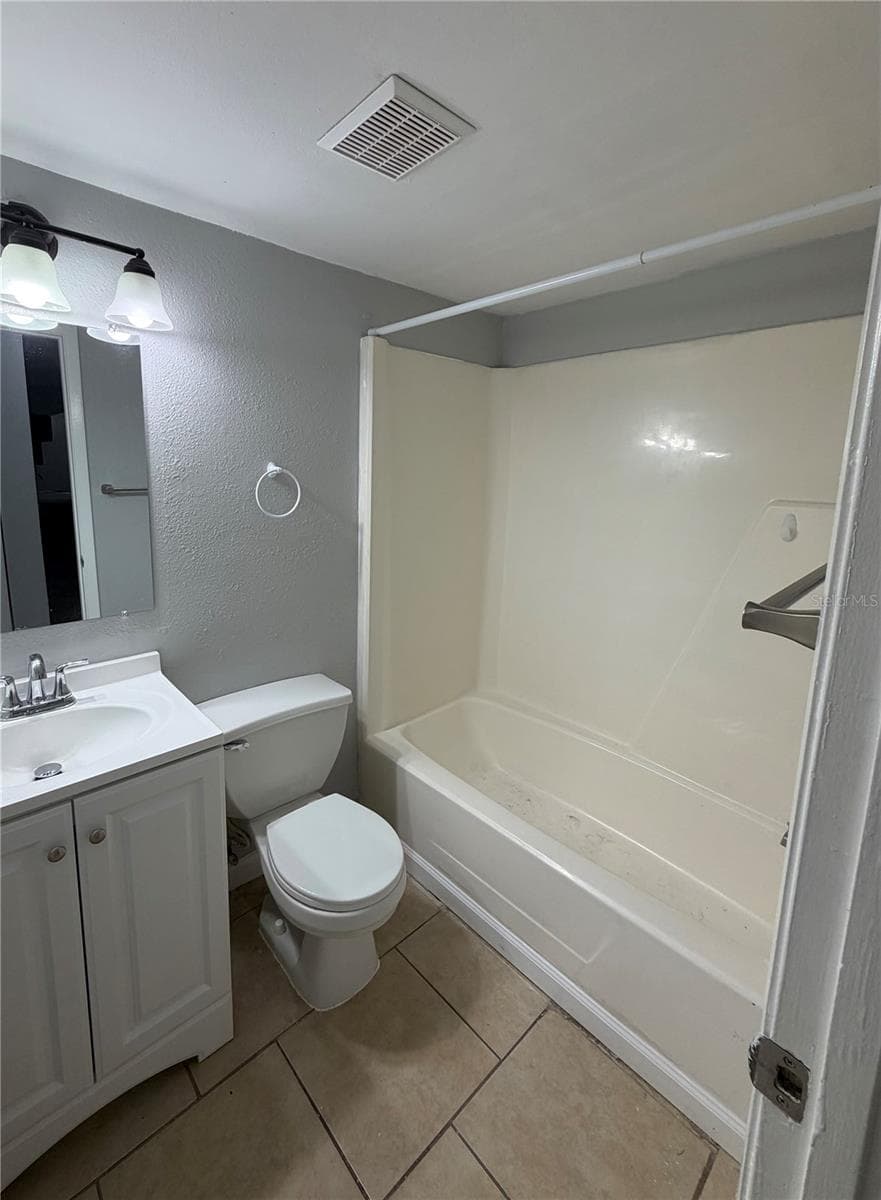 233 THORN TREE PLACE — photo 12 of 20