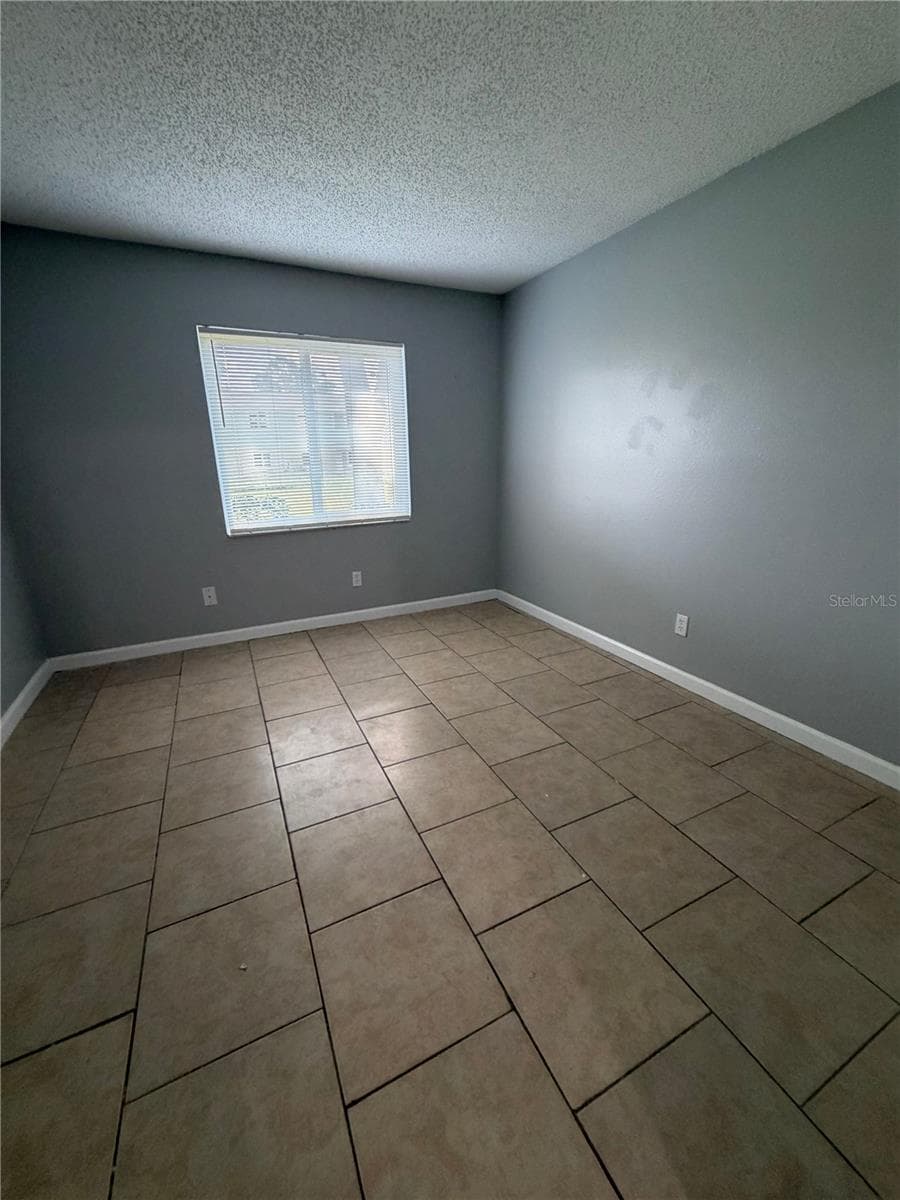 233 THORN TREE PLACE — photo 10 of 20