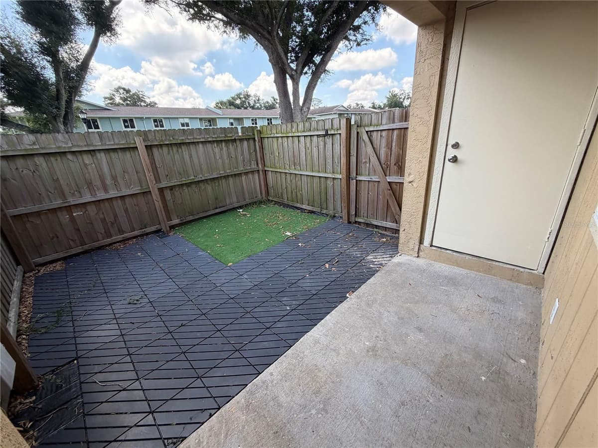 233 THORN TREE PLACE — photo 14 of 20