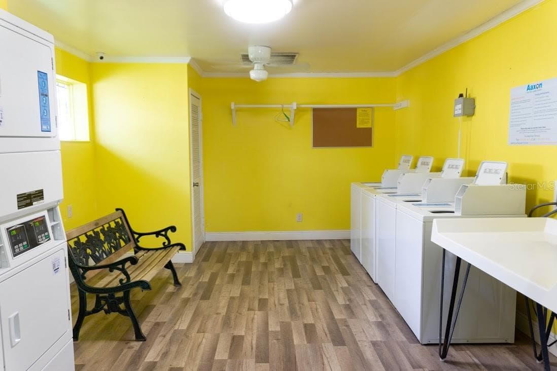 233 THORN TREE PLACE — photo 18 of 20