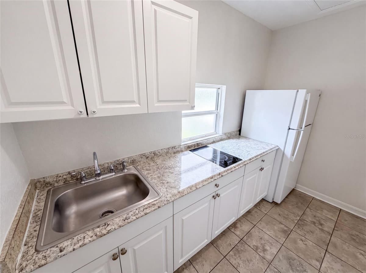 111 OLEANDER AVENUE — photo 24 of 35
