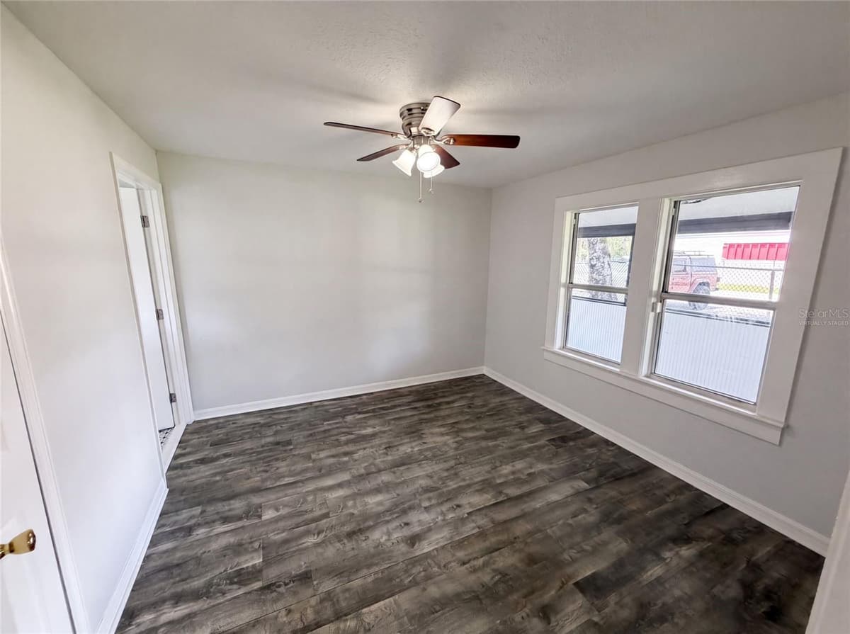 111 OLEANDER AVENUE — photo 4 of 35