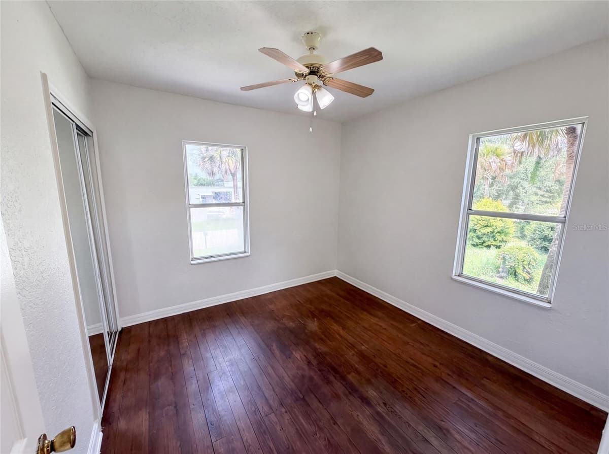111 OLEANDER AVENUE — photo 10 of 35
