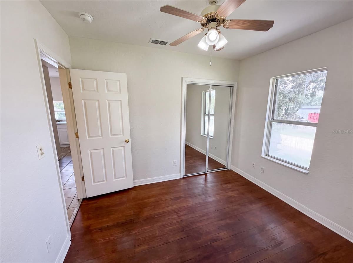 111 OLEANDER AVENUE — photo 11 of 35