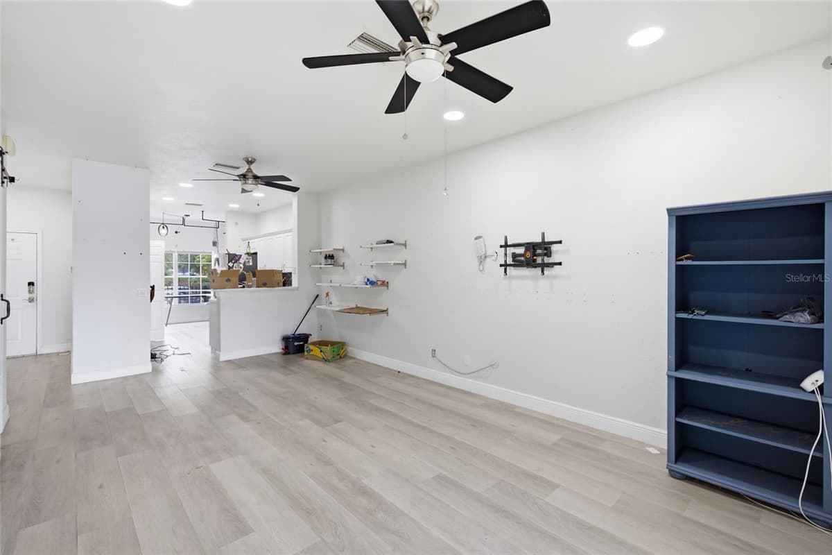 11009 WINTER CREST DRIVE — photo 4 of 26