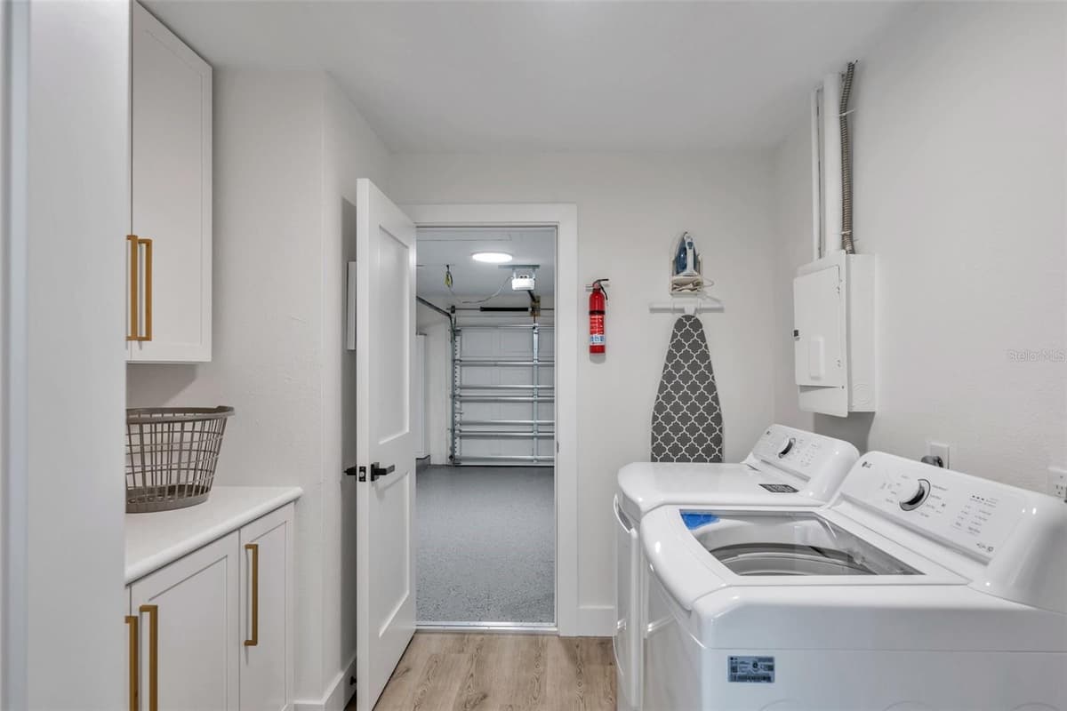 2310 MARY SUE STREET — photo 13 of 35