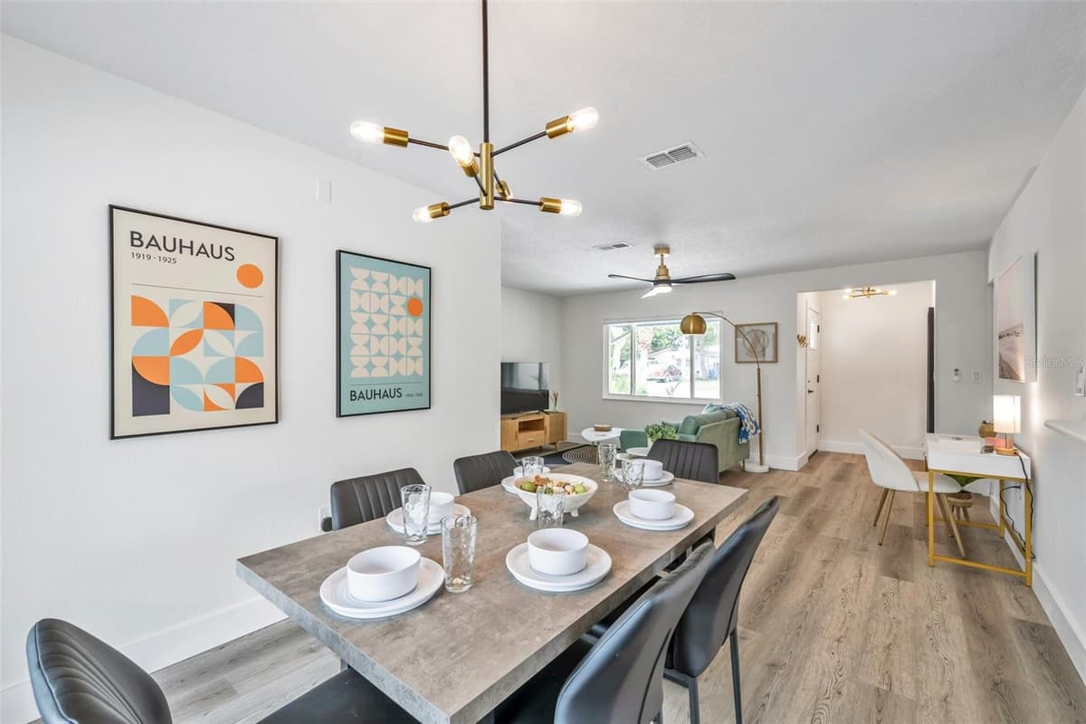 2310 MARY SUE STREET — photo 9 of 35