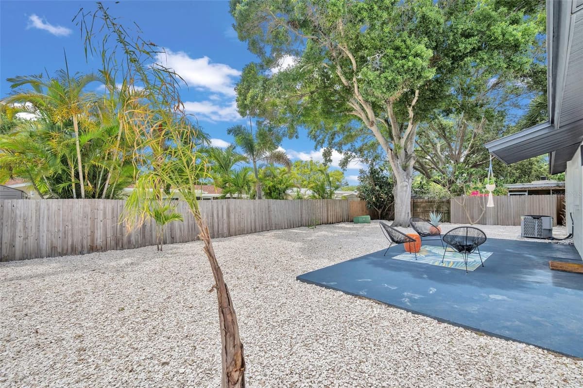 2310 MARY SUE STREET — photo 28 of 35