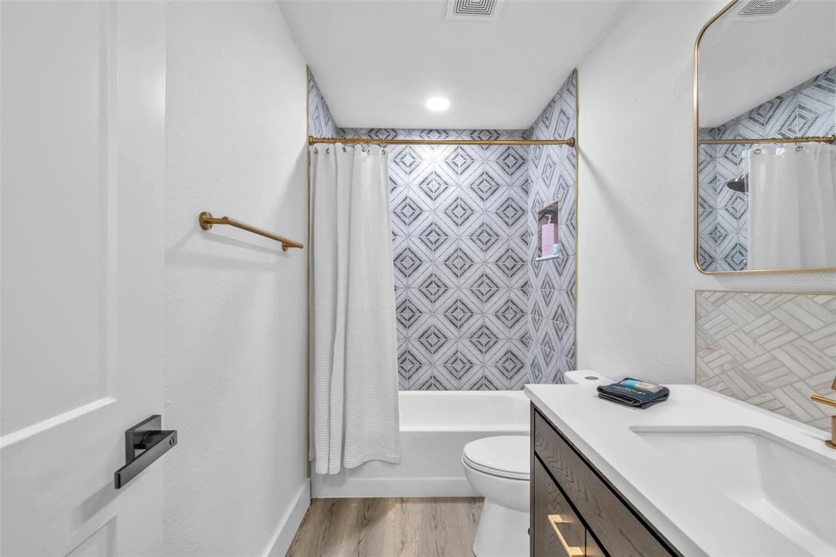 2310 MARY SUE STREET — photo 16 of 35