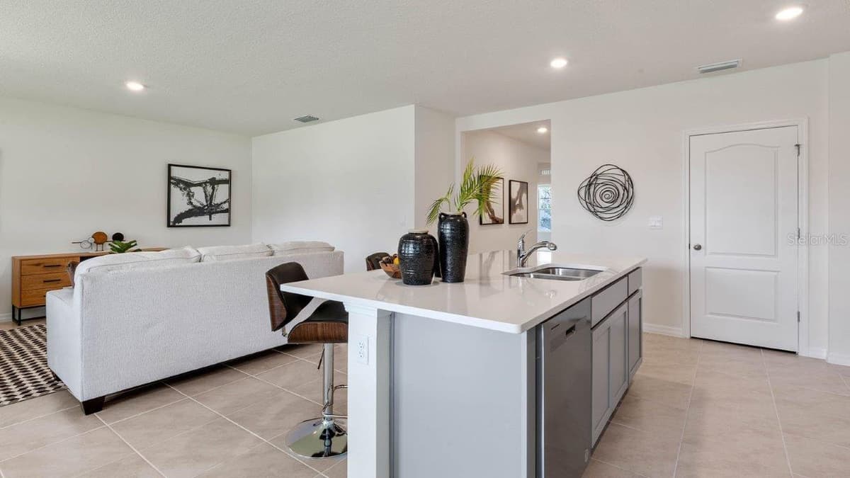 3740 GIORGIO DRIVE — photo 11 of 38