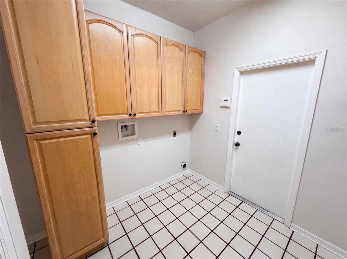1379 HAMPSTEAD TERRACE — photo 19 of 39