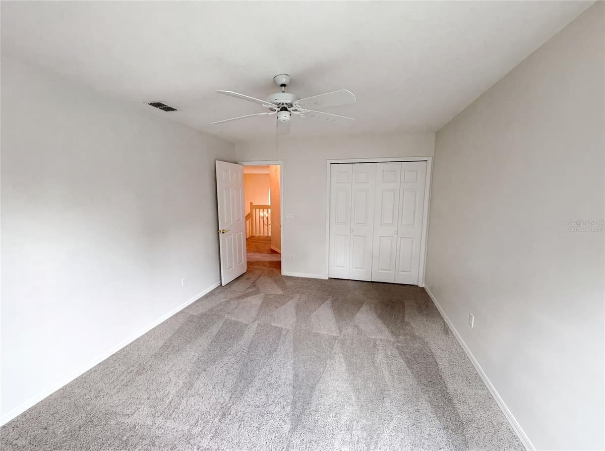 1379 HAMPSTEAD TERRACE — photo 4 of 39