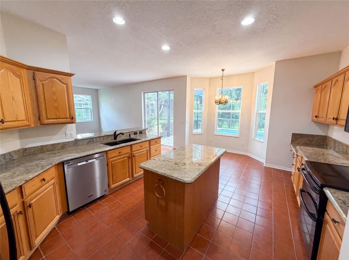 1379 HAMPSTEAD TERRACE — photo 18 of 39
