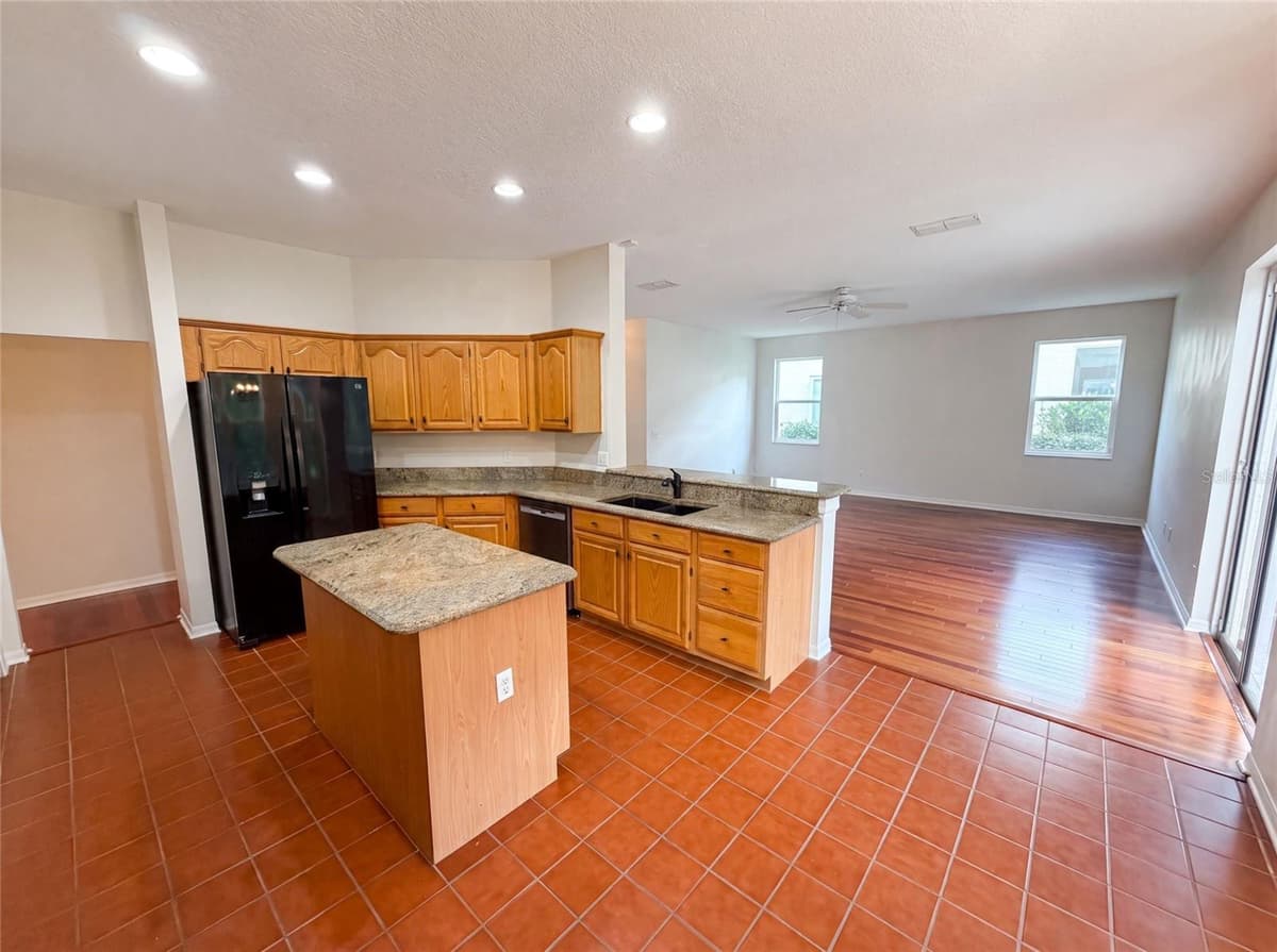 1379 HAMPSTEAD TERRACE — photo 16 of 39