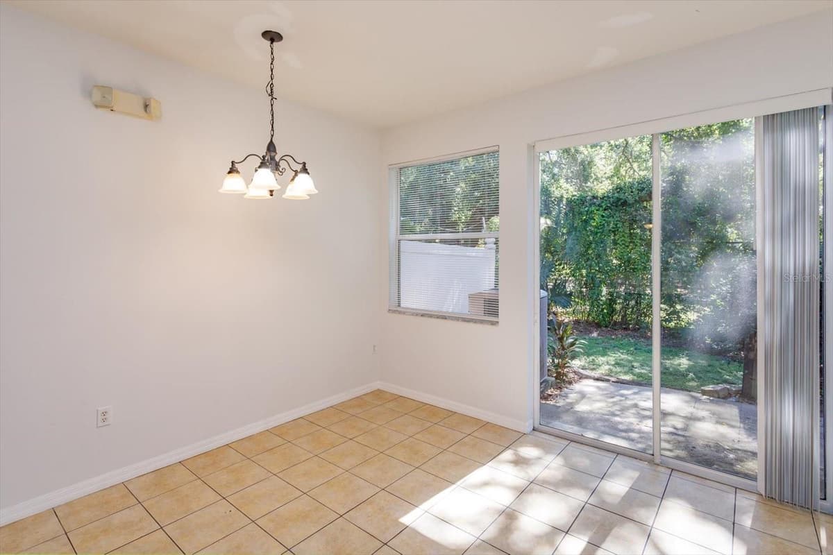 5390 PARADISE CAY CIRCLE — photo 10 of 20