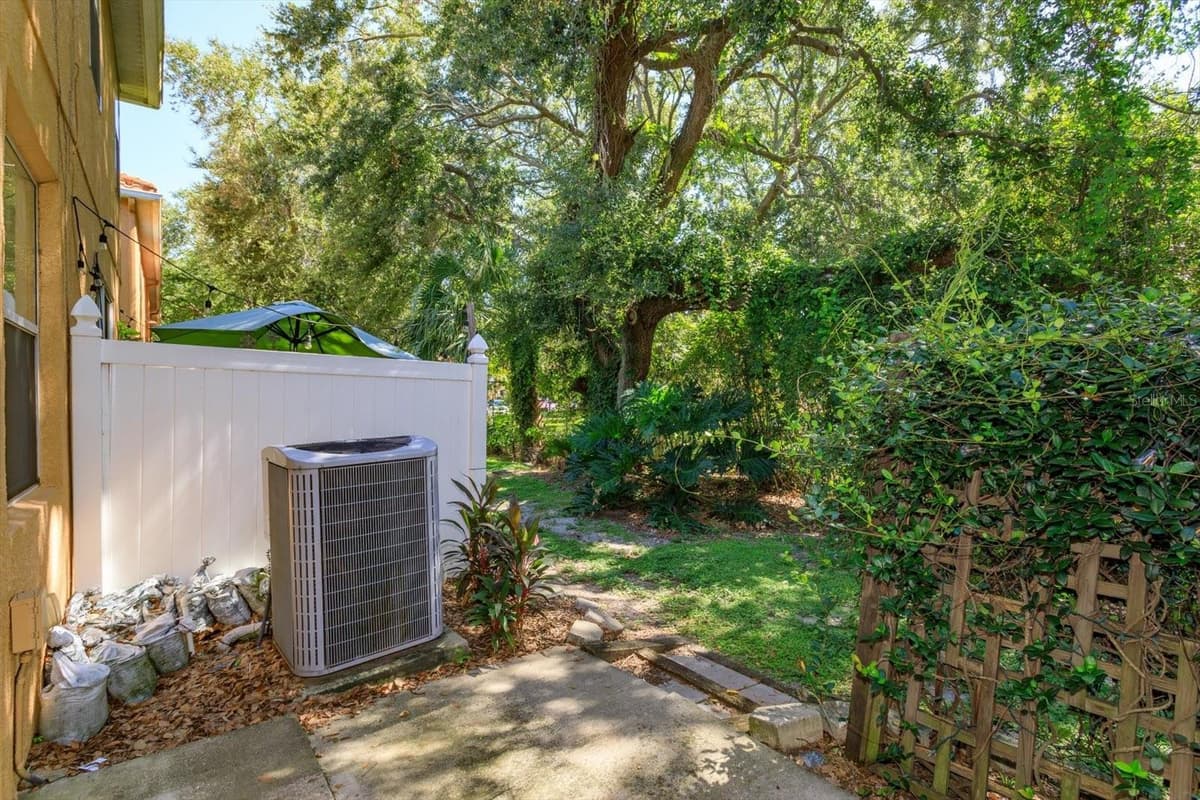 5390 PARADISE CAY CIRCLE — photo 19 of 20