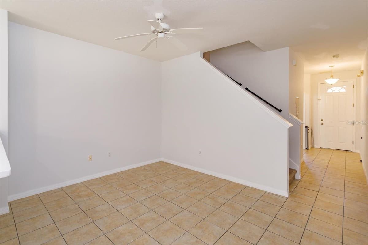 5390 PARADISE CAY CIRCLE — photo 4 of 20