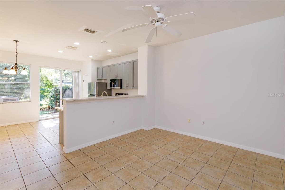 5390 PARADISE CAY CIRCLE — photo 5 of 20