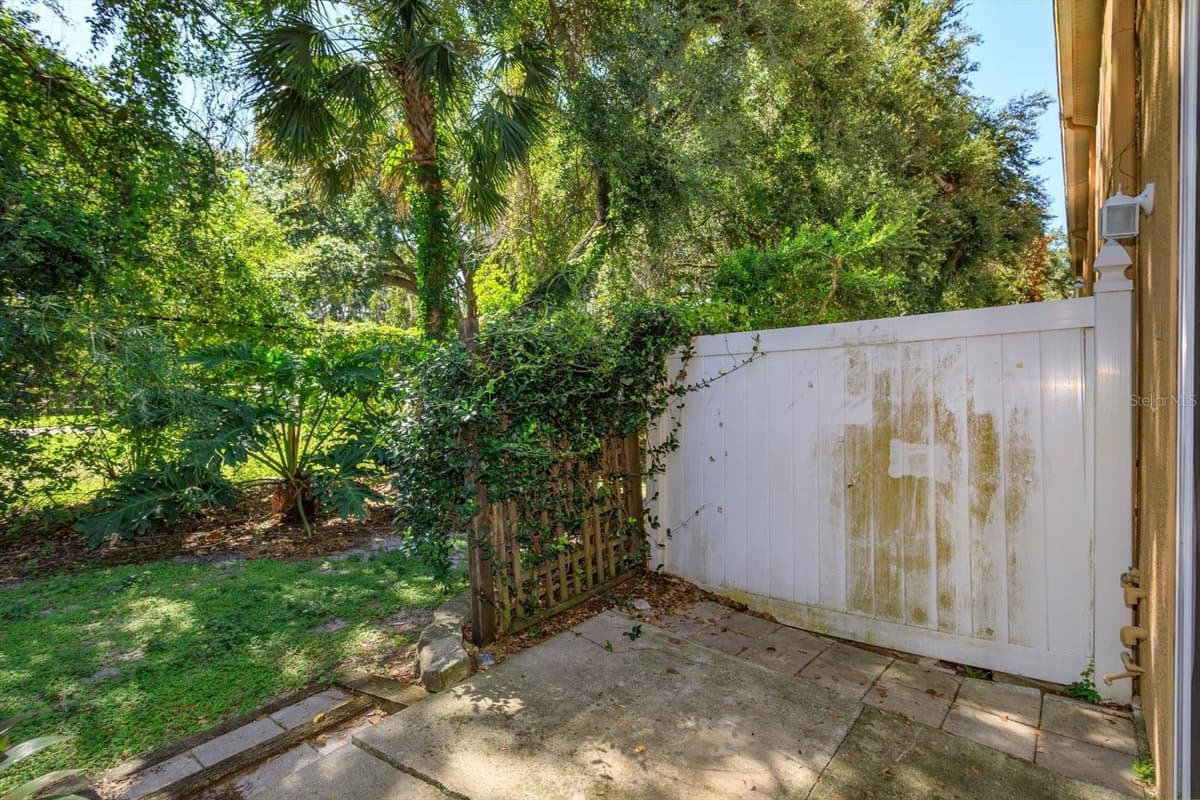 5390 PARADISE CAY CIRCLE — photo 18 of 20