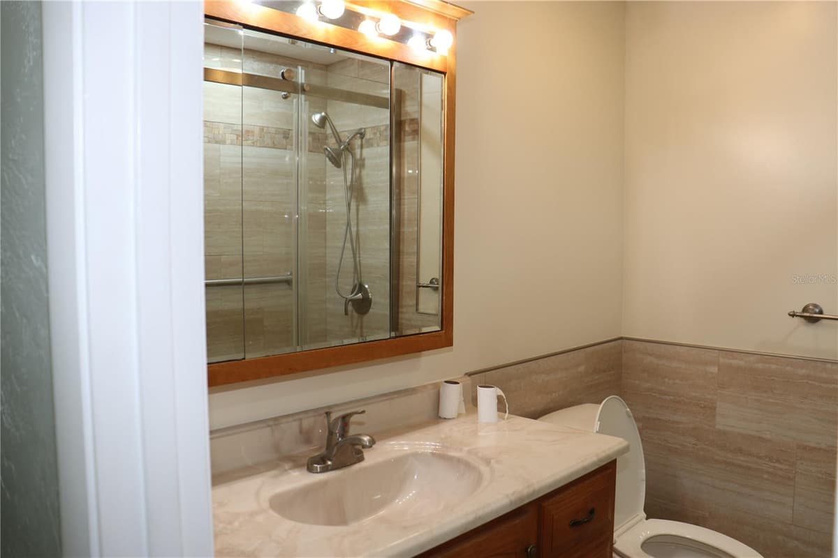 2161 38 STREET — photo 16 of 26