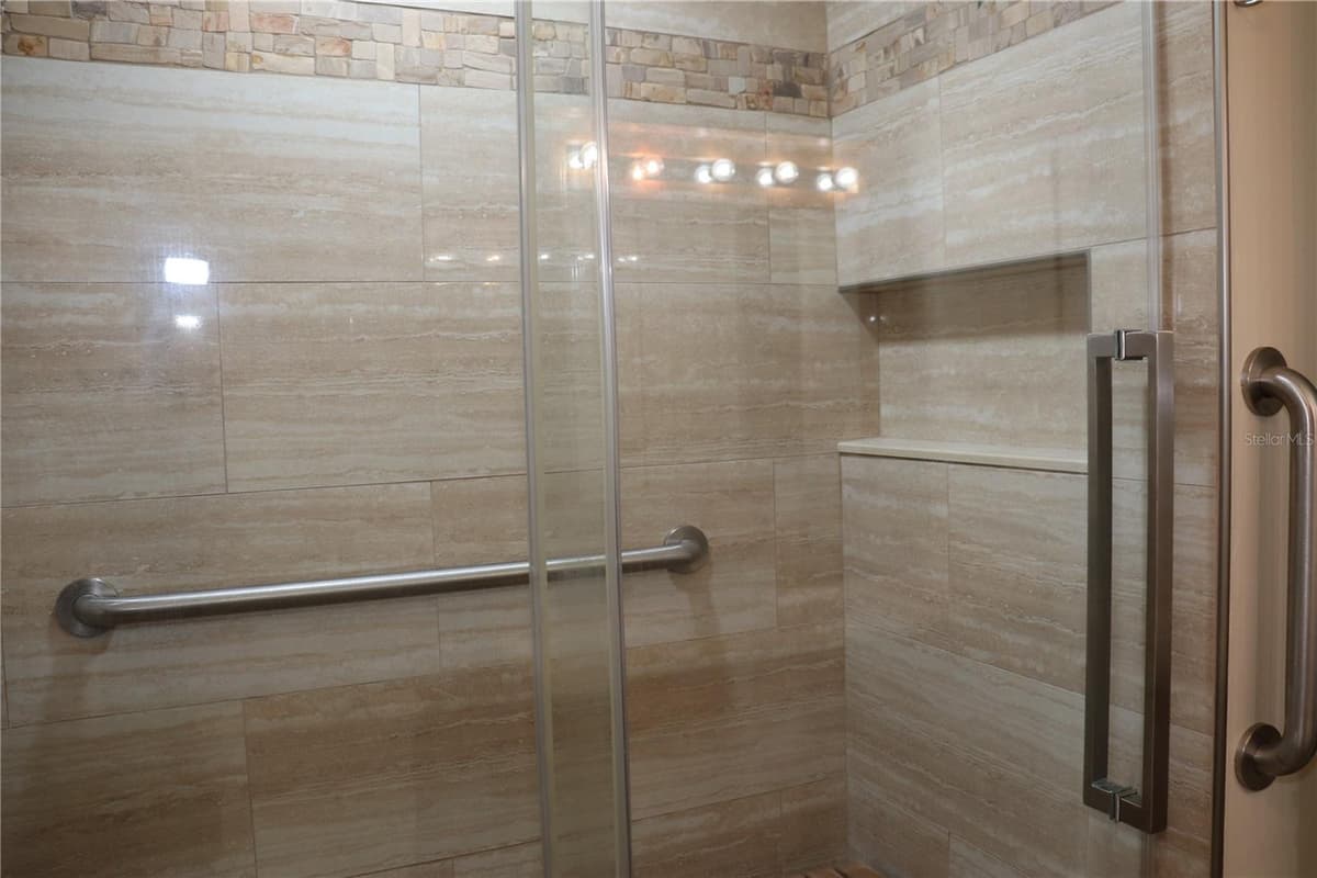 2161 38 STREET — photo 17 of 26
