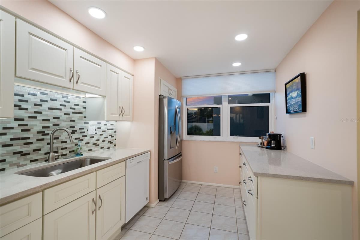 713 BAYPORT WAY — photo 11 of 35