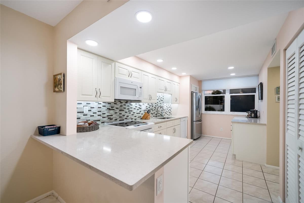 713 BAYPORT WAY — photo 13 of 35