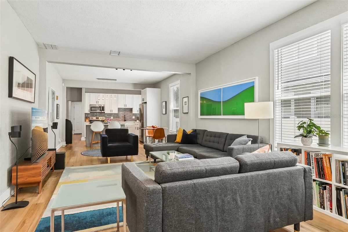 2126 BEACH STREET — photo 7 of 45