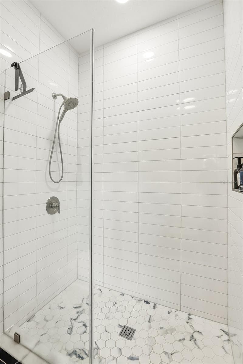 2126 BEACH STREET — photo 18 of 45