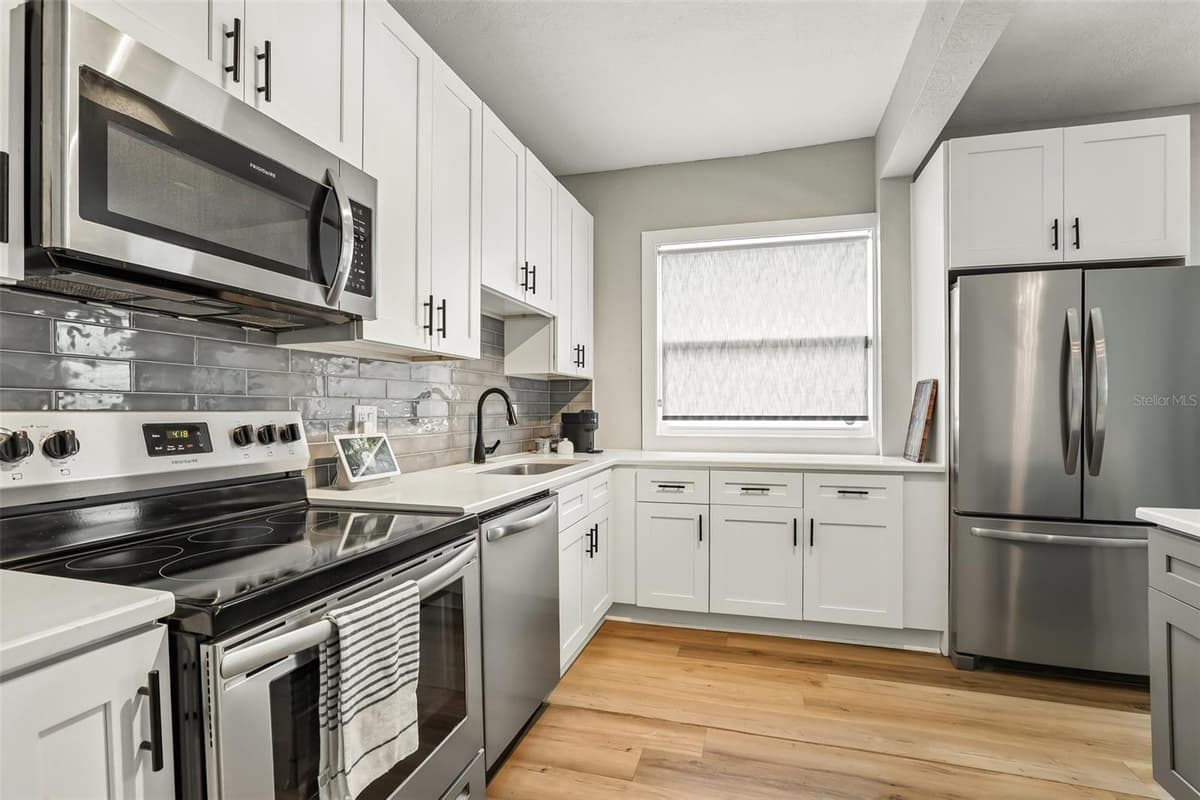 2126 BEACH STREET — photo 16 of 45