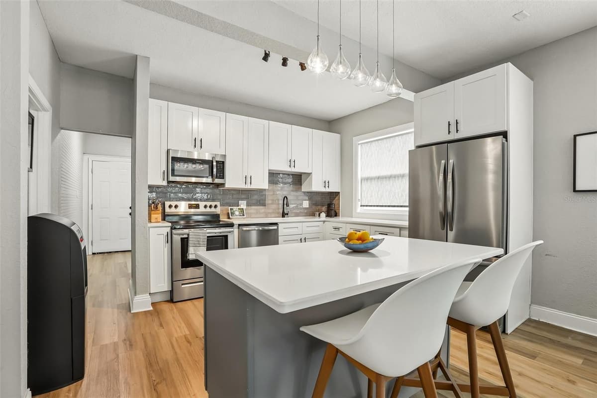 2126 BEACH STREET — photo 15 of 45