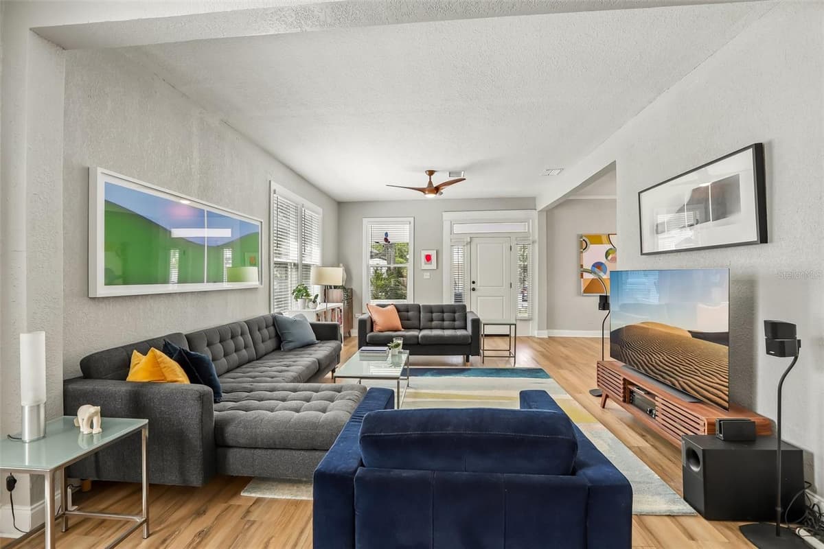 2126 BEACH STREET — photo 10 of 45