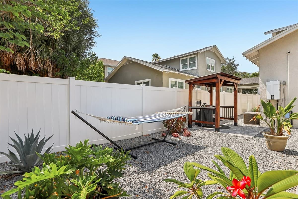 2126 BEACH STREET — photo 39 of 45