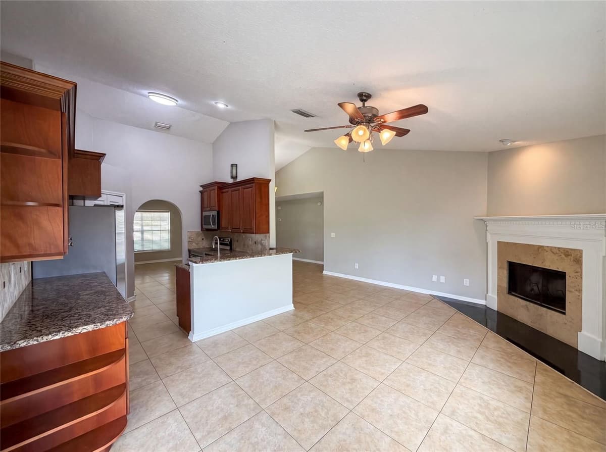 17802 JEFFERSON STREET — photo 10 of 28