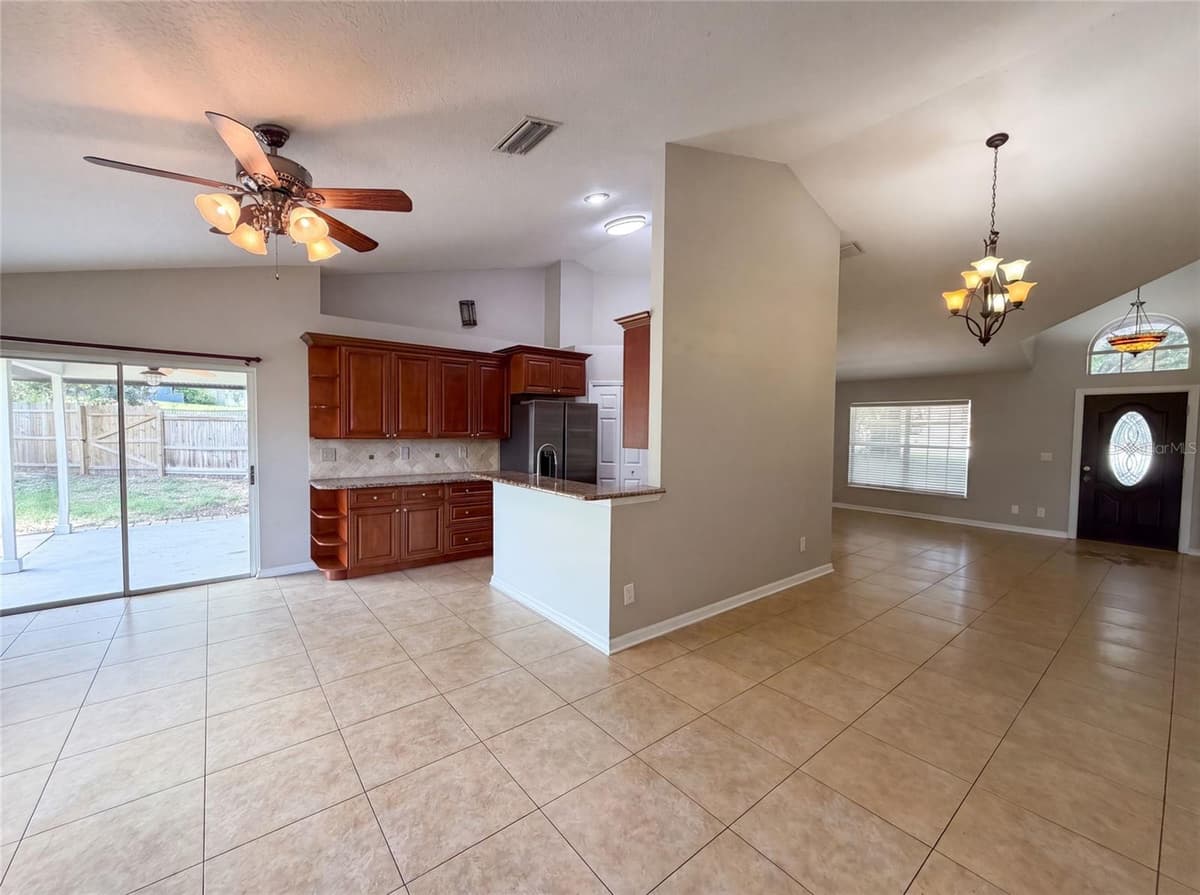 17802 JEFFERSON STREET — photo 8 of 28