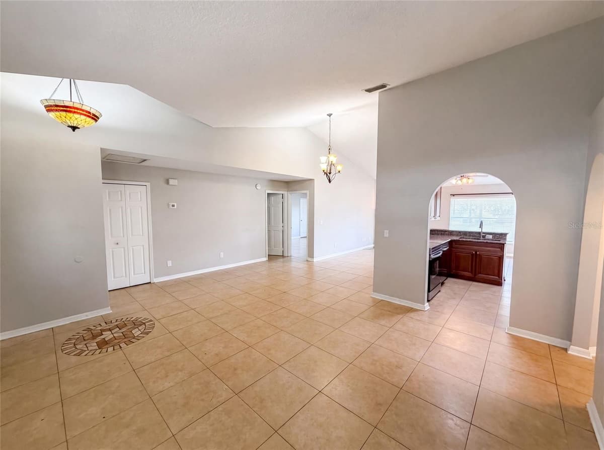 17802 JEFFERSON STREET — photo 7 of 28
