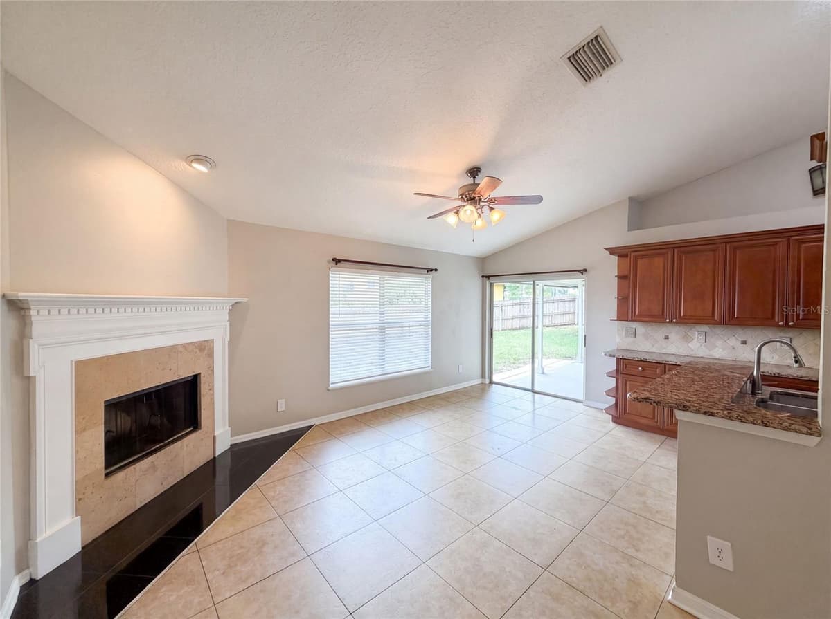17802 JEFFERSON STREET — photo 9 of 28