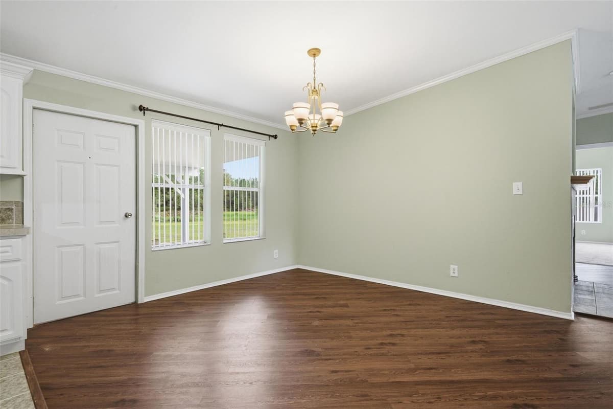 2564 CREDE AVENUE — photo 10 of 63