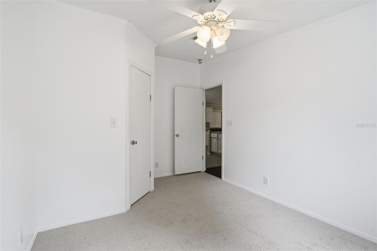 2564 CREDE AVENUE — photo 23 of 63