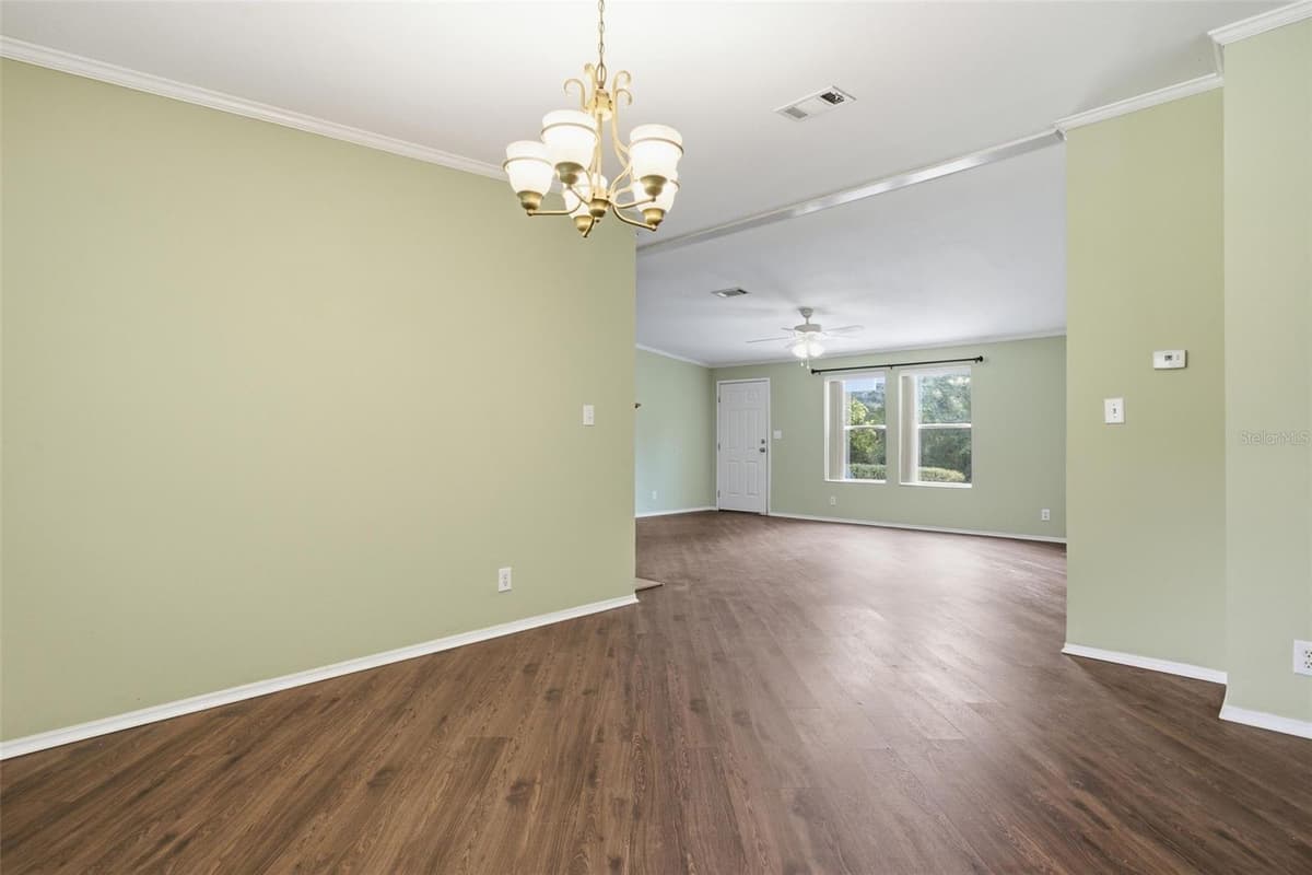 2564 CREDE AVENUE — photo 9 of 63