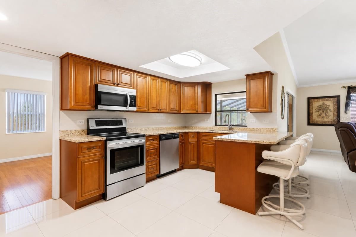 13260 TAYLOR STREET — photo 10 of 46