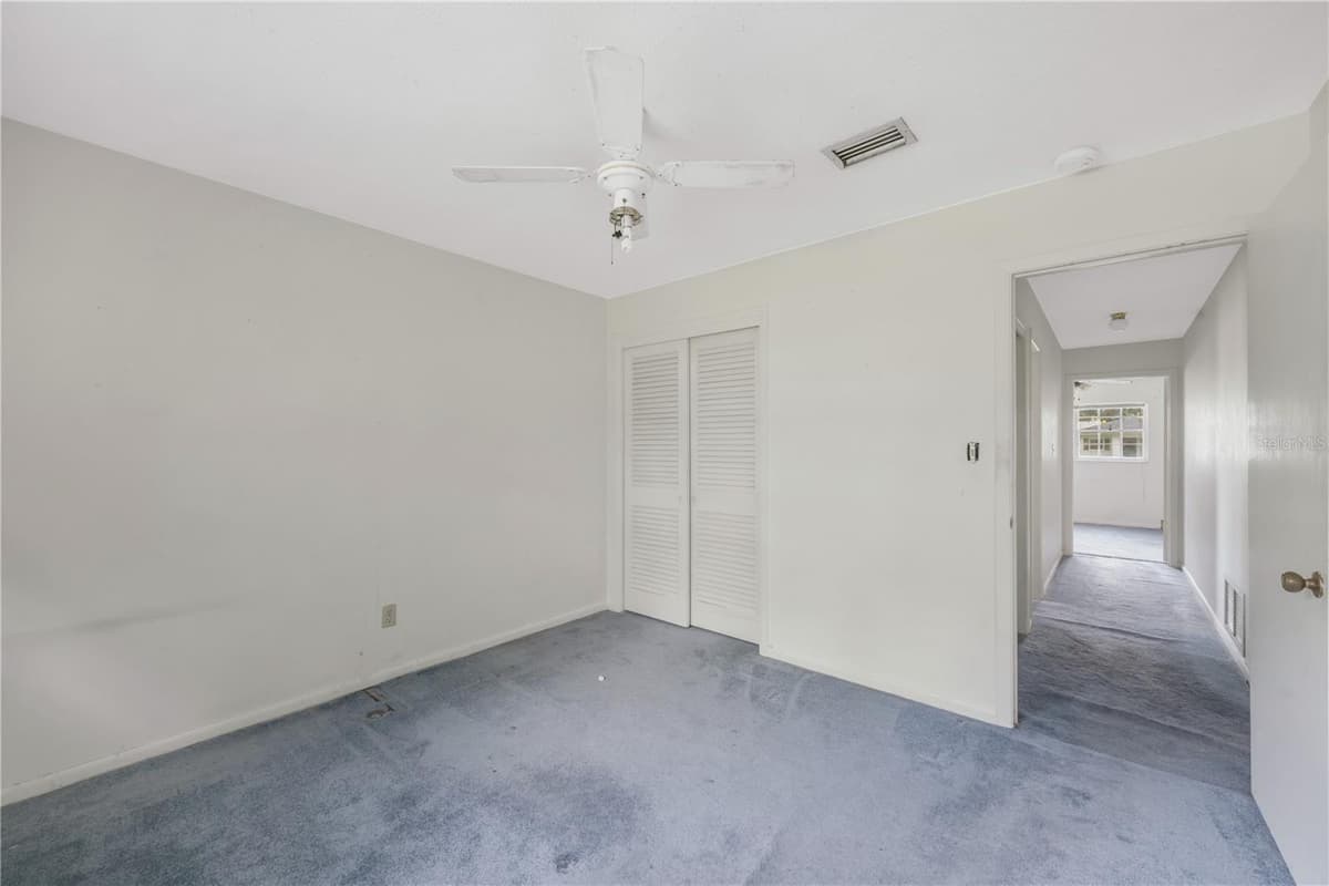 606 GREENBRIAR DRIVE — photo 15 of 22