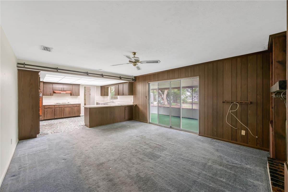 606 GREENBRIAR DRIVE — photo 6 of 22