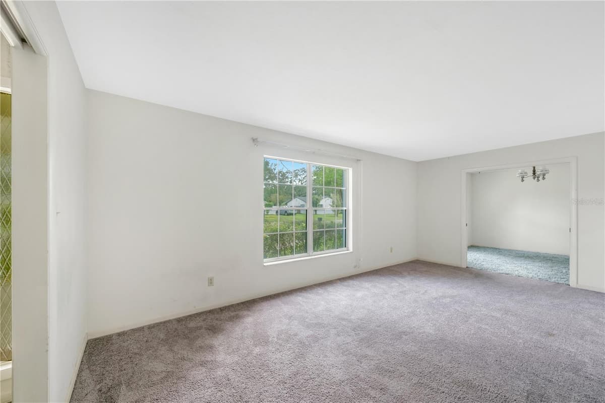 606 GREENBRIAR DRIVE — photo 9 of 22