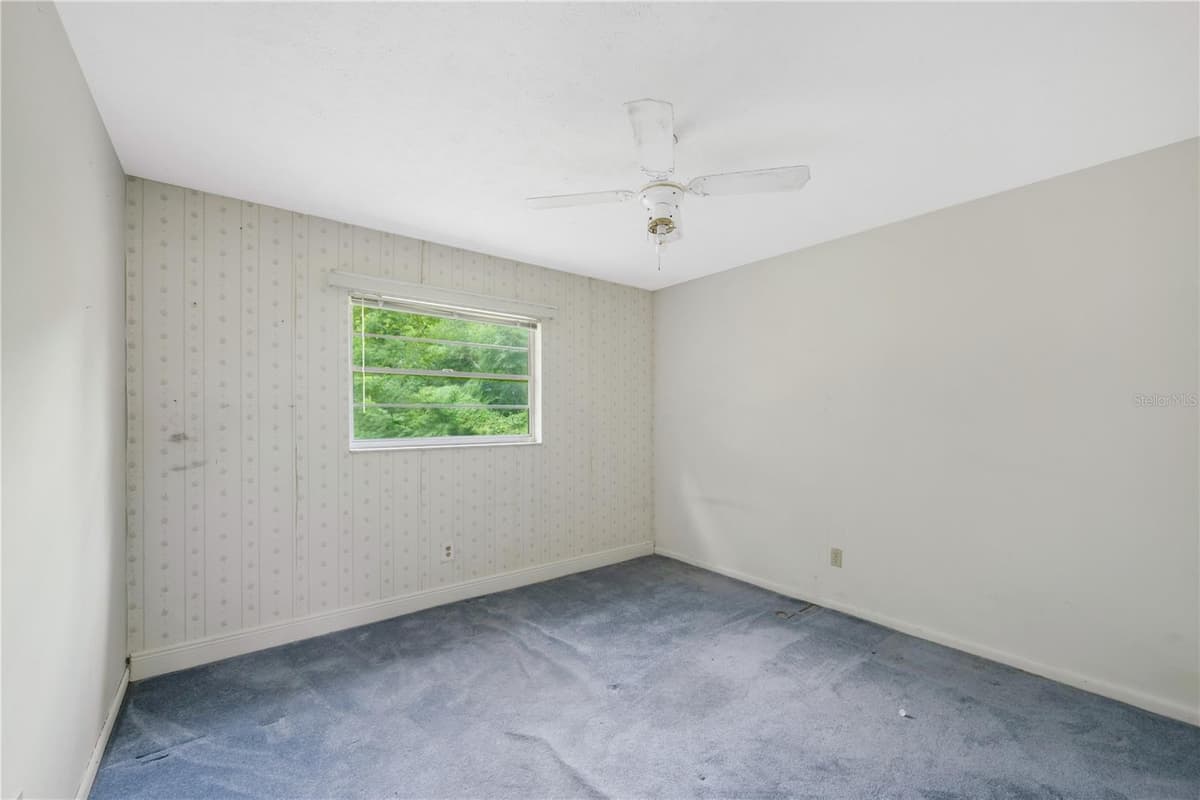 606 GREENBRIAR DRIVE — photo 16 of 22